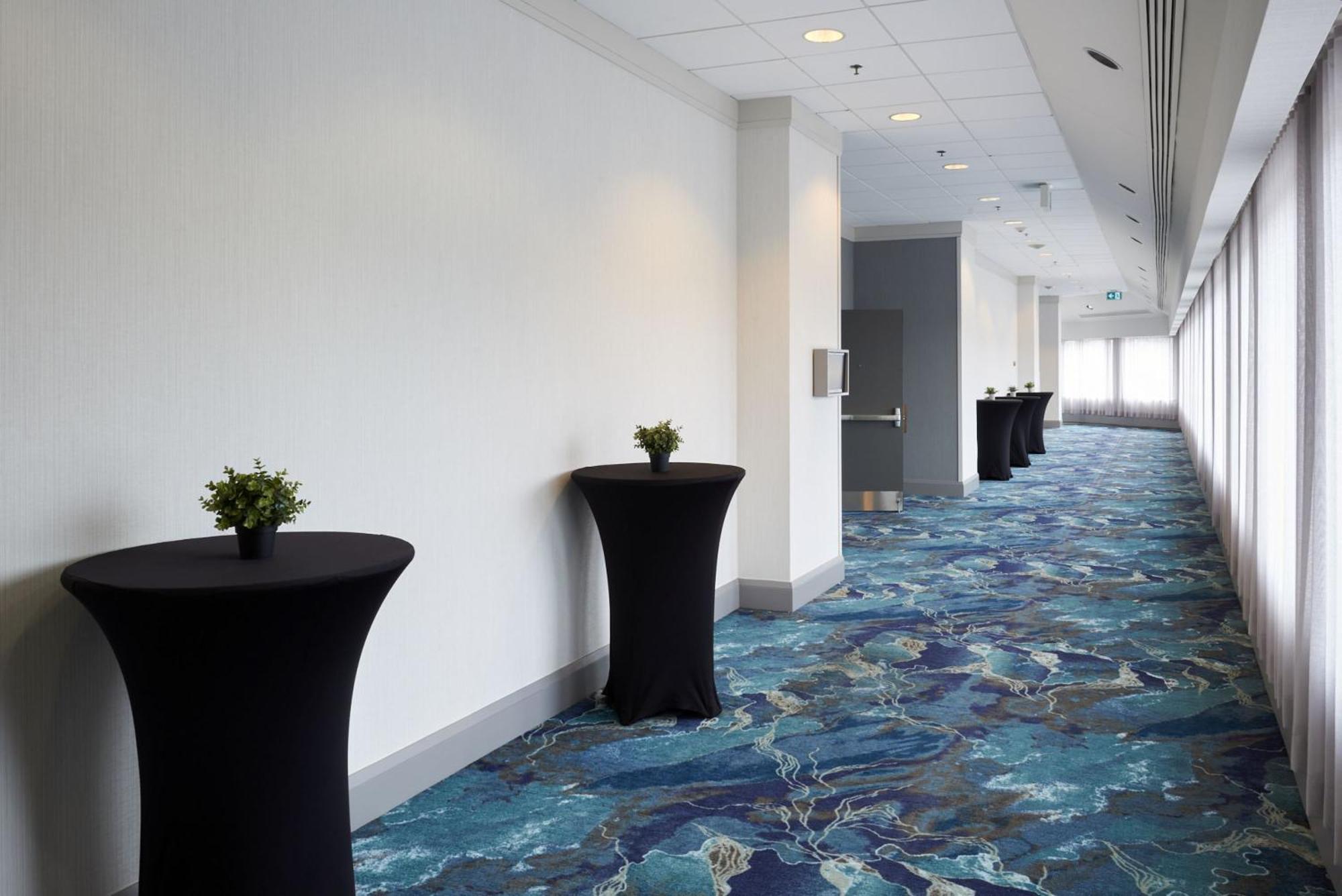 Holiday Inn & Suites Ottawa Kanata By Ihg Exterior photo