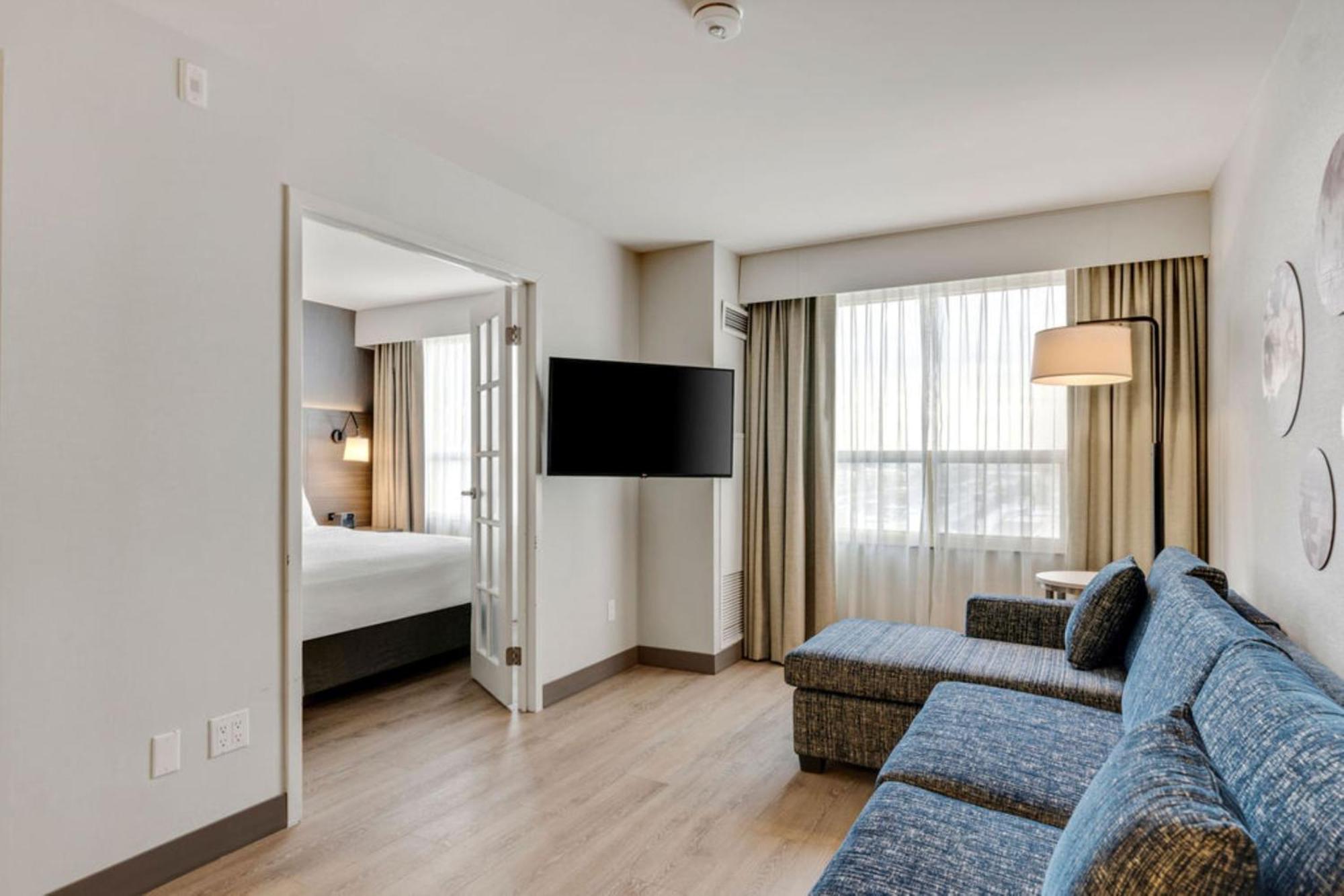 Holiday Inn & Suites Ottawa Kanata By Ihg Exterior photo