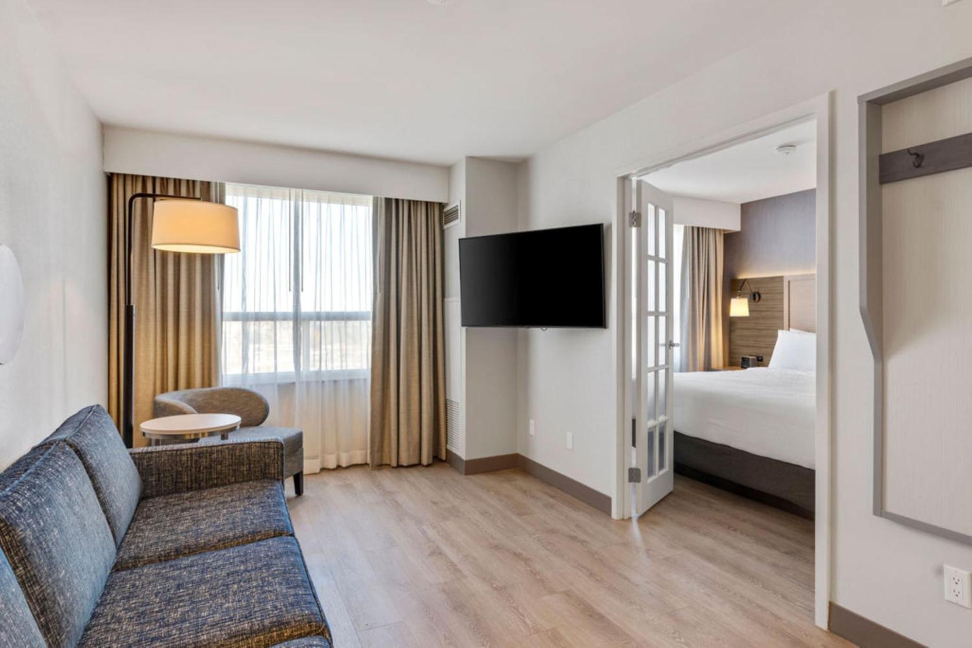 Holiday Inn & Suites Ottawa Kanata By Ihg Exterior photo